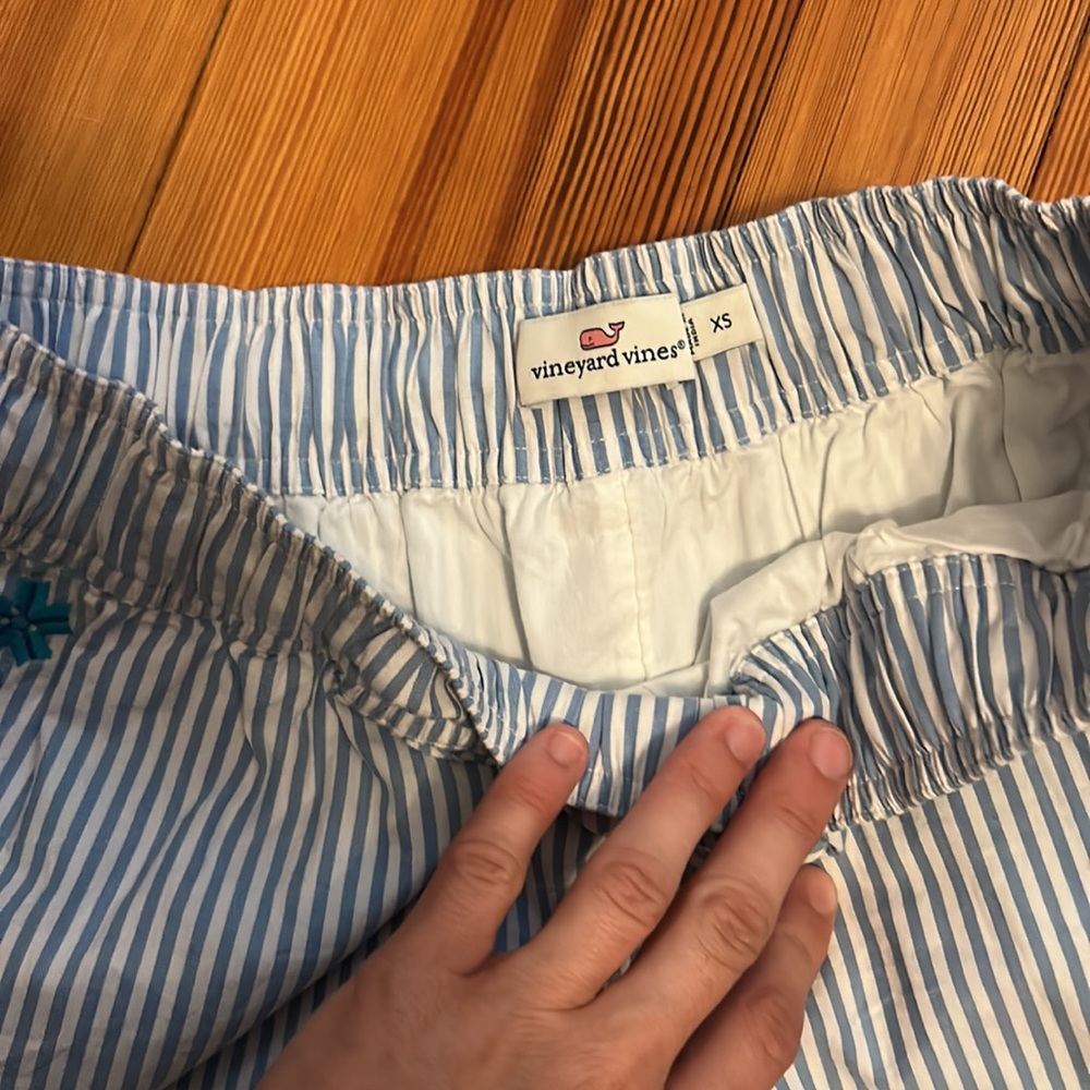Like New Vineyard Vines Stipe Shorts XS Embroidered - Picture 2 of 2